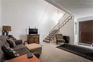 Photo #5: 2521208 Listing