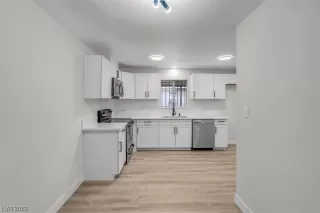 Photo #6: 2521228 Listing