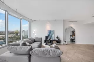 Photo #4: 2521233 Listing