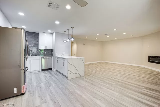 MLS: 2521256 Condo For Sale