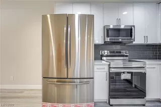 Photo #1: 2521256 Listing 