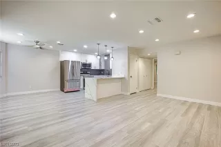 Photo #2: 2521256 Listing 