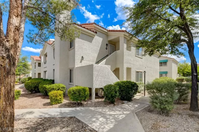 MLS: 2521258 Condo For Sale