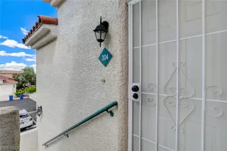 Photo #2: 2521258 Listing