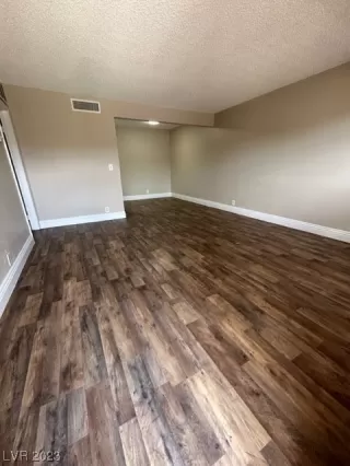 Photo #2: 2521290 Listing 