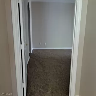 Photo #5: 2521293 Listing 