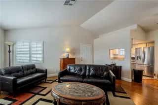 Photo #4: 2521306 Listing