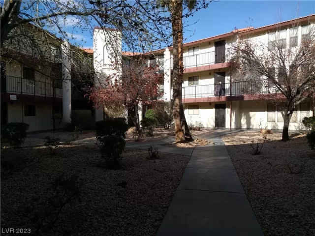 MLS: 2521319 Condo For Sale