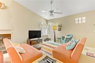 Photo #6: 2521327 Listing