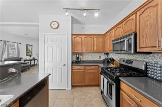 Photo #6: 2521331 Listing 