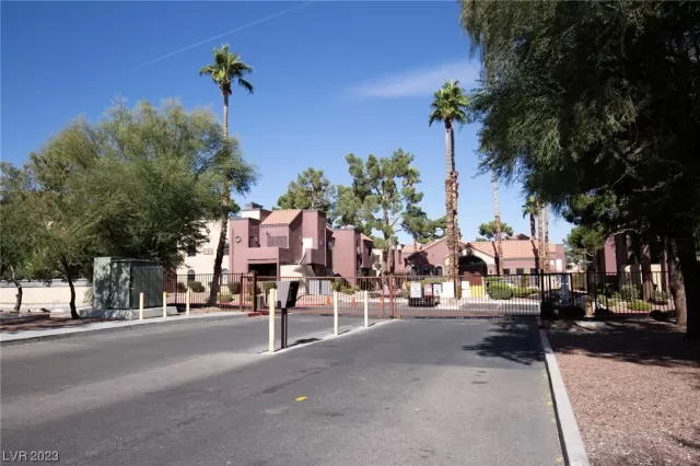 MLS: 2521393 Condo For Sale