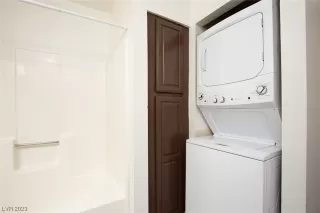 Photo #5: 2521393 Listing 