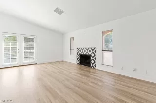 Photo #1: 2521398 Listing 