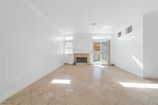 Photo #1: 2521407 Listing