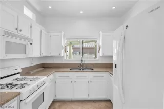 Photo #6: 2521407 Listing