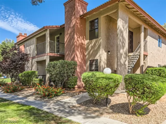 MLS: 2521422 Condo For Sale