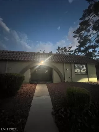 Photo #1: 2521428 Listing