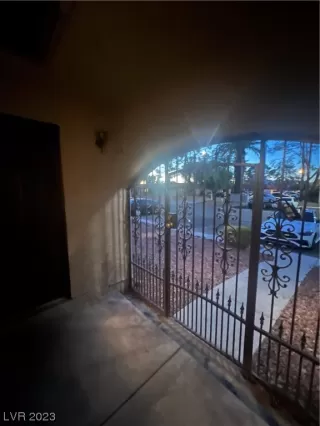 Photo #2: 2521428 Listing