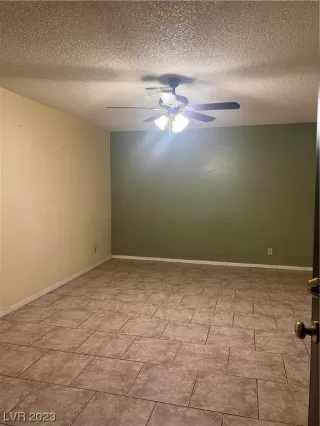 Photo #4: 2521428 Listing