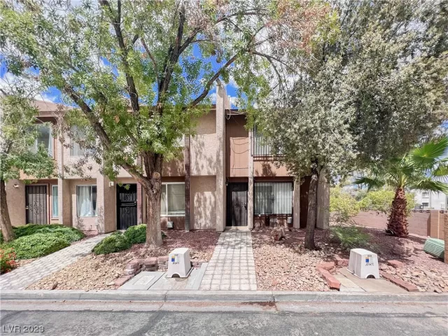 MLS: 2521438 Condo For Sale