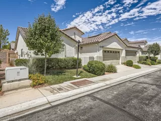 Photo #2: 2521455 Listing