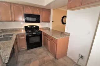 Photo #5: 2521457 Listing