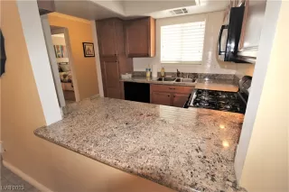 Photo #6: 2521457 Listing