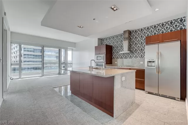 MLS: 2521598 Condo For Sale