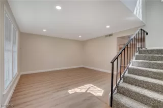 Photo #4: 2521610 Listing