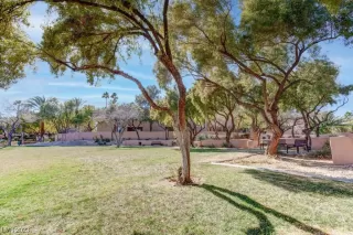 Photo #5: 2521618 Listing 