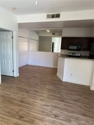 Photo #3: 2521694 Listing 