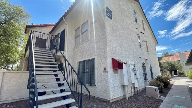 MLS: 2521706 Condo For Sale