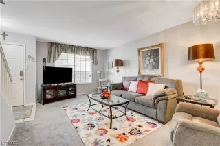 Photo #3: 2521732 Listing