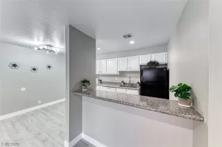 Photo #5: 2521756 Listing