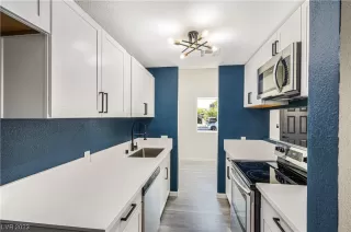 Photo #3: 2521782 Listing