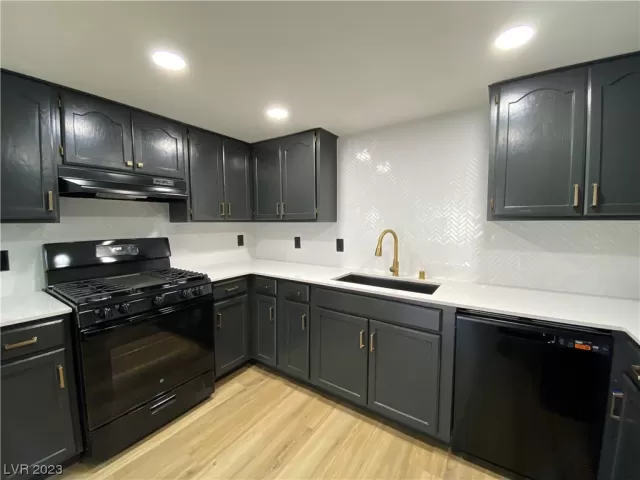 MLS: 2521802 Condo For Sale