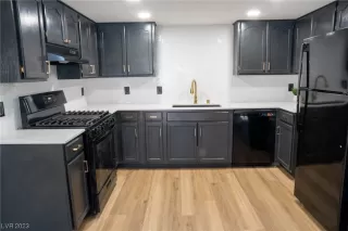 Photo #1: 2521802 Listing 