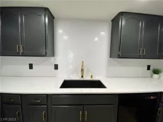 Photo #3: 2521802 Listing 