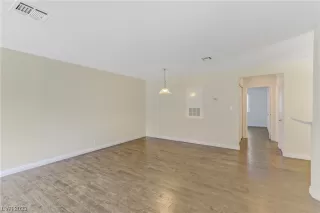 Photo #3: 2521823 Listing 