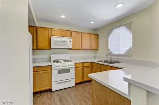 Photo #6: 2521823 Listing 