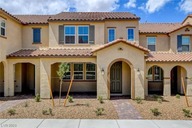 MLS: 2521838 Condo For Sale