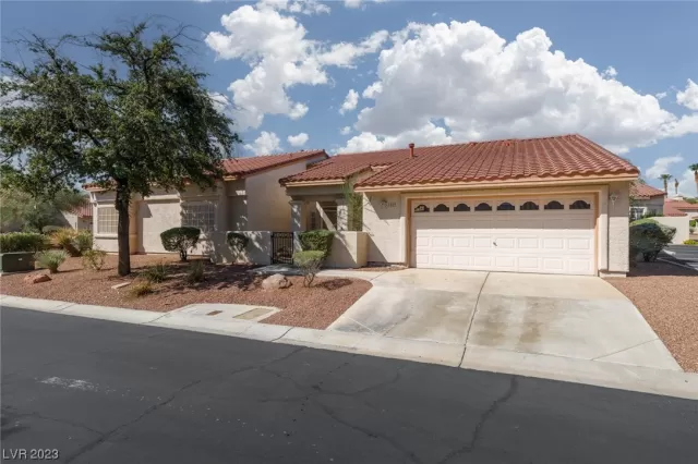 MLS: 2521870 Condo For Sale