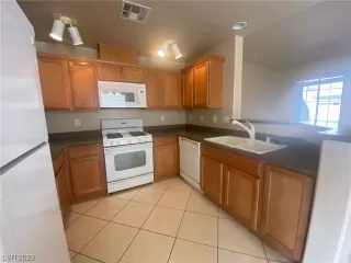 Photo #2: 2521930 Listing 