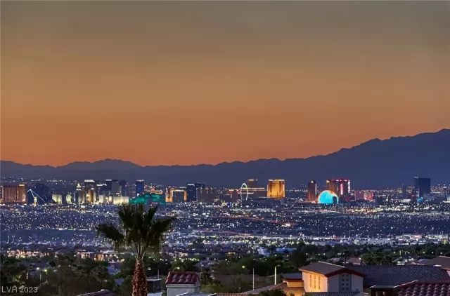 MLS: 2521976 Condo For Sale