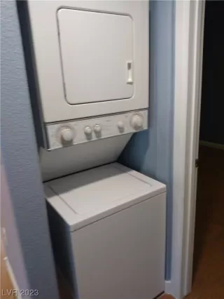 Photo #1: 2521996 Listing 