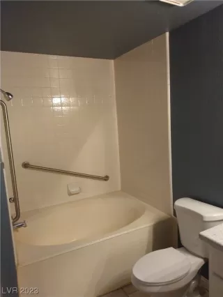 Photo #2: 2521996 Listing 