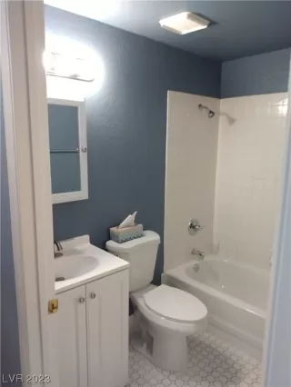 Photo #5: 2521996 Listing 