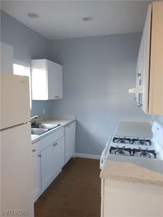 Photo #6: 2521996 Listing 