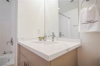 Photo #4: 2522031 Listing