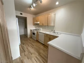 Photo #6: 2522041 Listing 